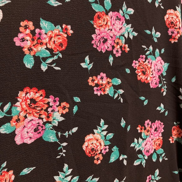 No Comment Plus 3X Black Floral Strappy Back Top EUC 13005 - Picture 7 of 7